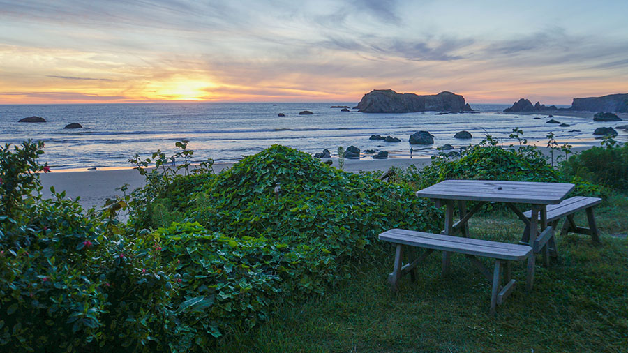 Face Rock Retreat: Surf Song Laundry #2