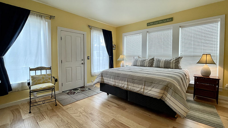 Bandon Historic River House