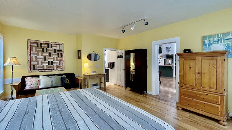 Bandon Historic River House