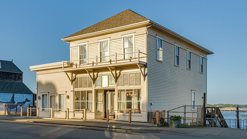 Bandon Historic River House