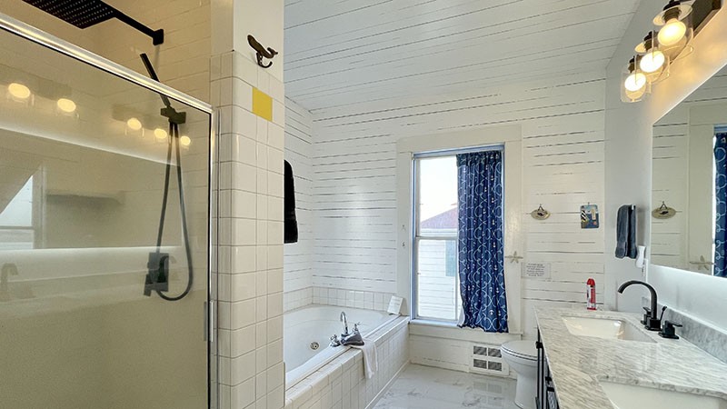 Bandon Historic River House